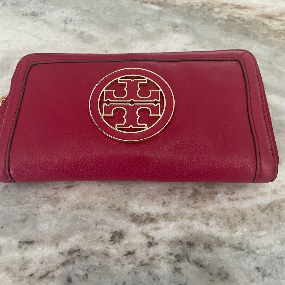 Tory Burch Amanda Zip Continental Wallet
